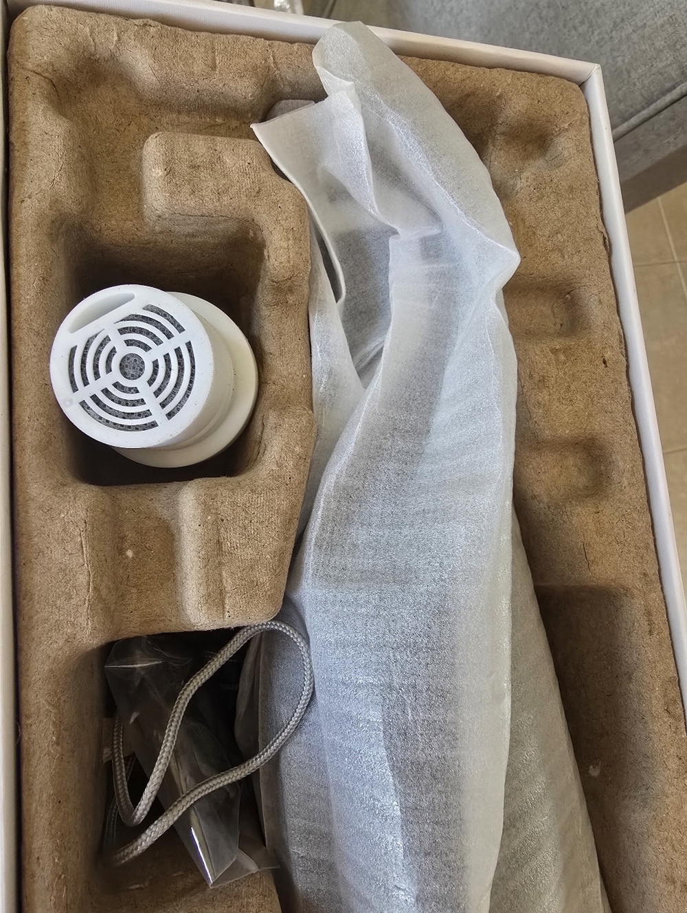 Insulated Water Bottle - With Charcoal UV Digital Top - Picture 6 of 8